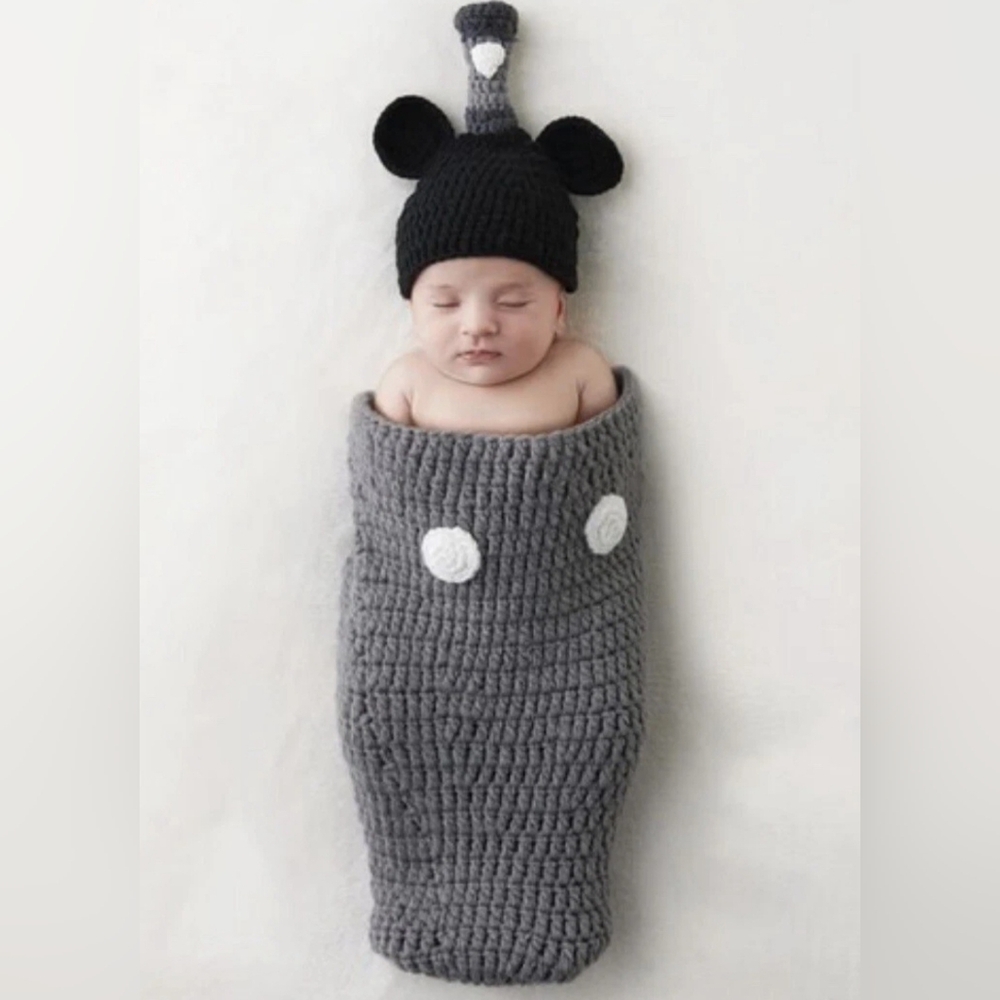 Hallmark Hand knit Newborn Wrap And Hat Steamboat Mickey Mouse